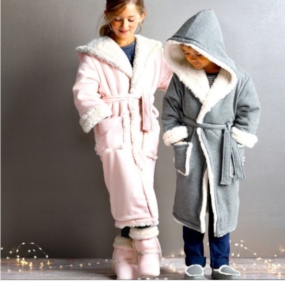 Restoration Hardware NWT Baby & Child Luxe Sherpa Jersey Baby Wrap SZ 2-3 Robe - Picture 9 of 16